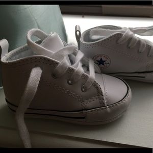 Converse crib shoes